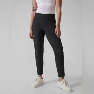 Athleta Black High Rise Chelsea Cargo Lined Pant Athleisure Fitness Gym Sporty